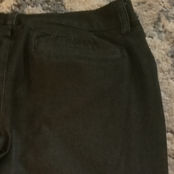 Jeans/Slacks - Picture 2 of 4